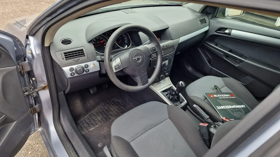 OPEL Astra -
