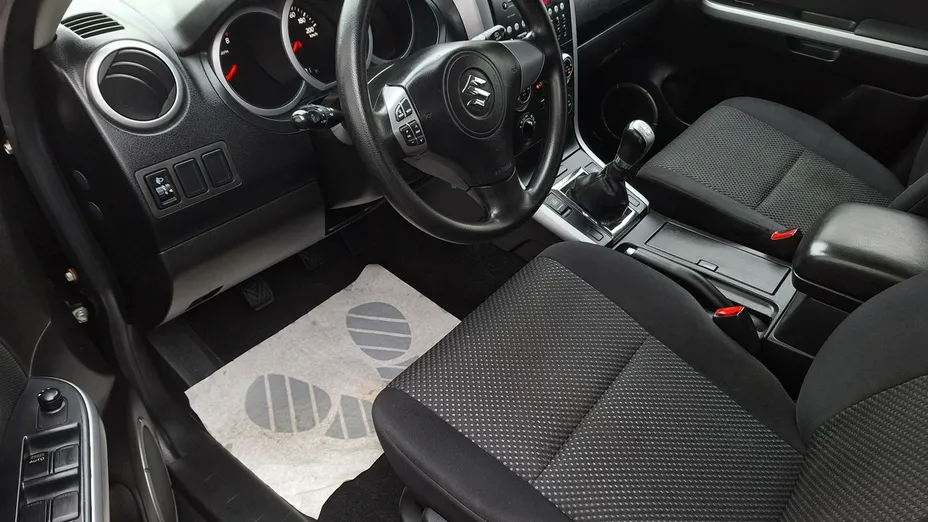 SUZUKI Grand Vitara -
