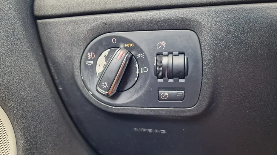 AUDI TT -