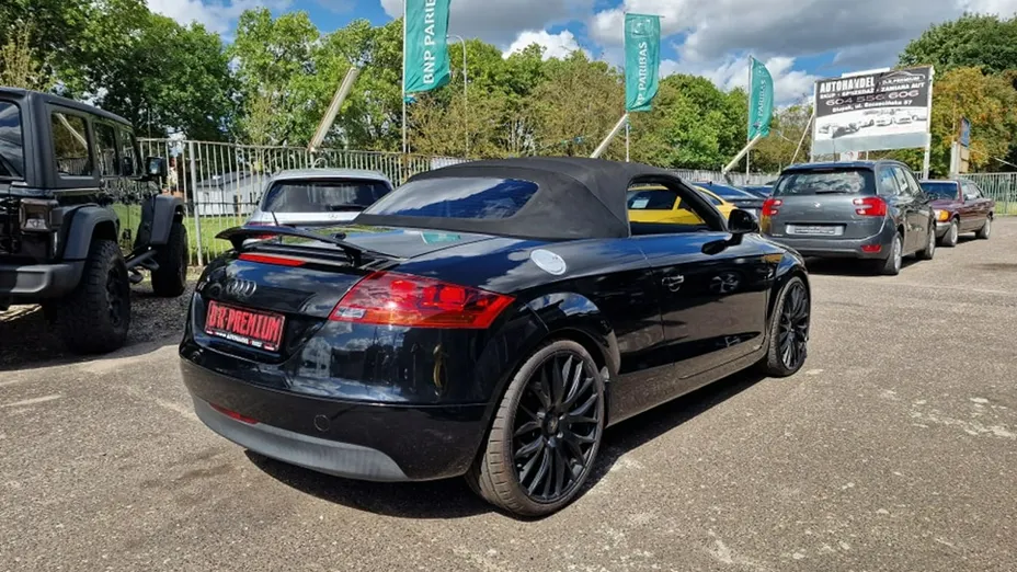 AUDI TT -