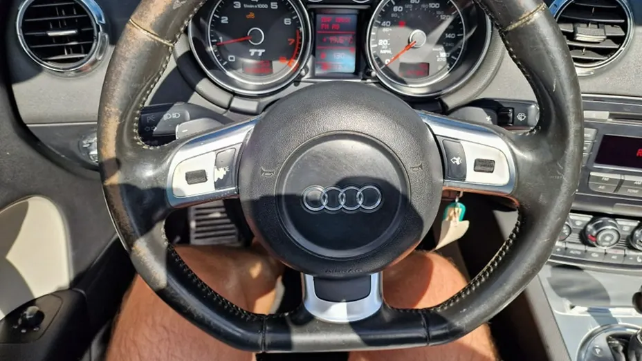 AUDI TT -