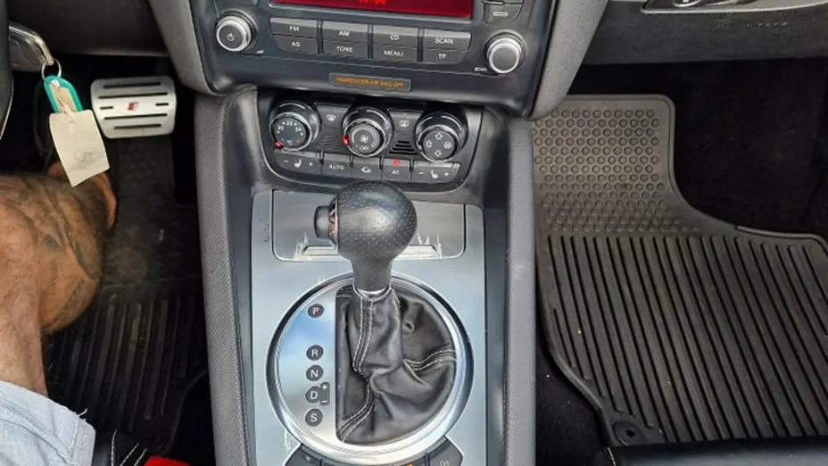 AUDI TT -