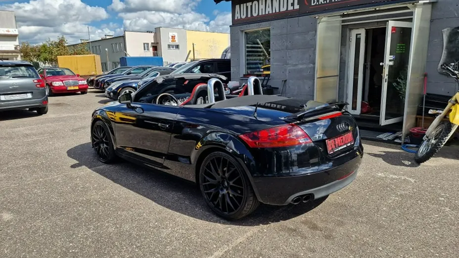 AUDI TT -