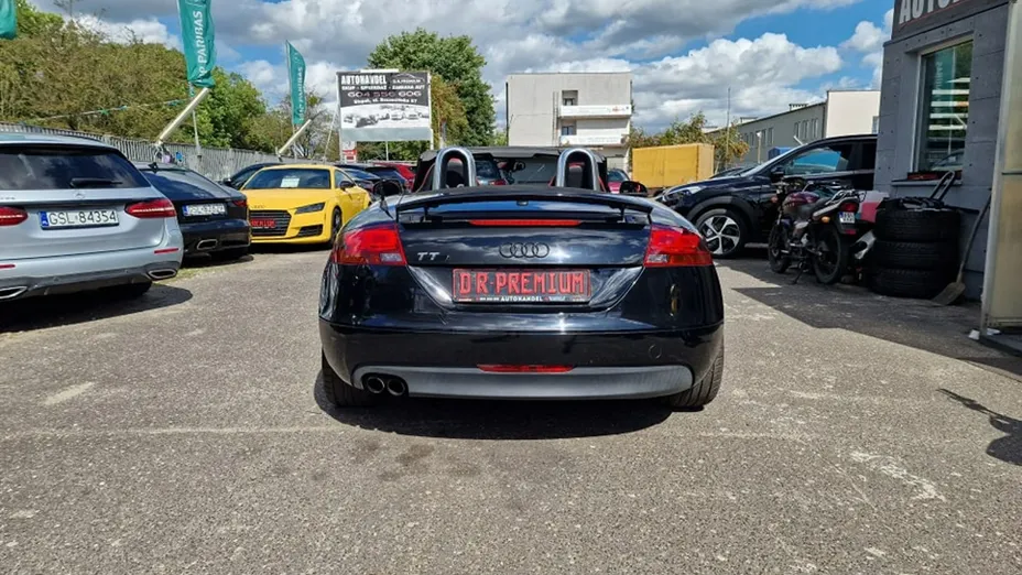 AUDI TT -