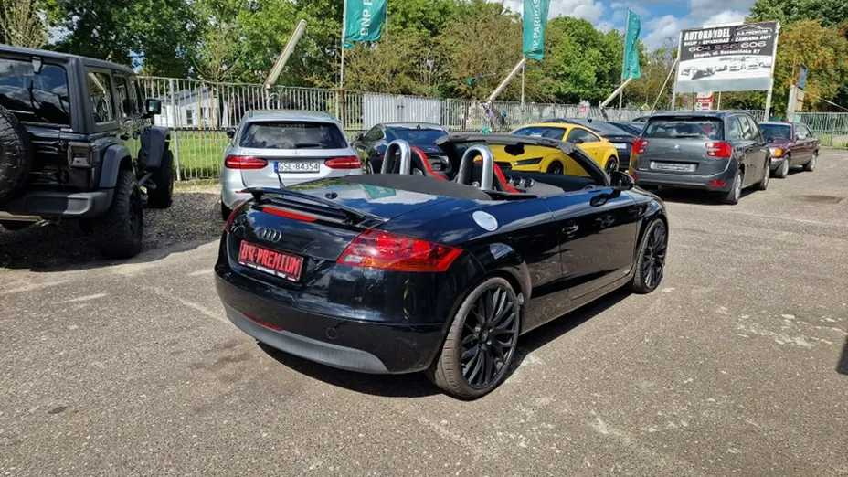 AUDI TT -