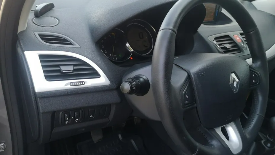 RENAULT Megane -
