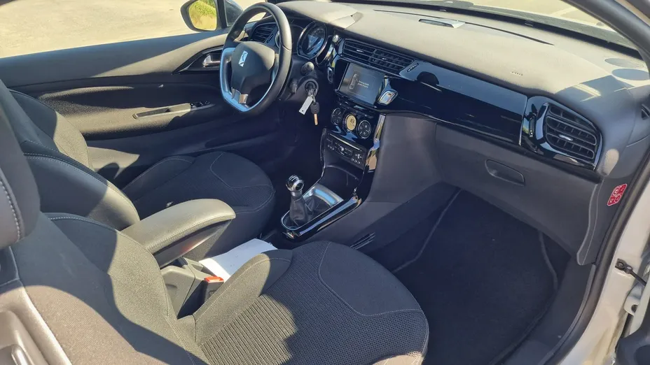 CITROEN DS3 -