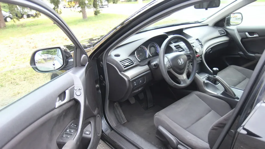 HONDA Accord -