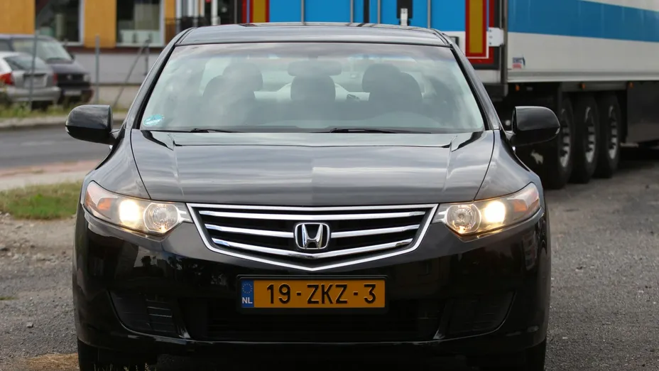 HONDA Accord -