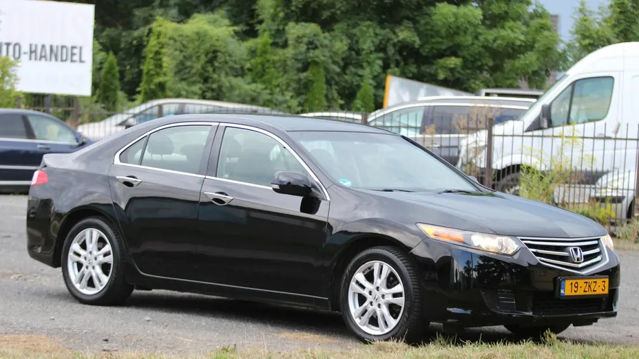 HONDA Accord -