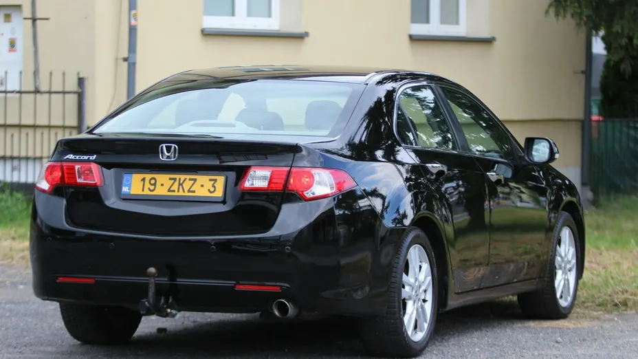 HONDA Accord -