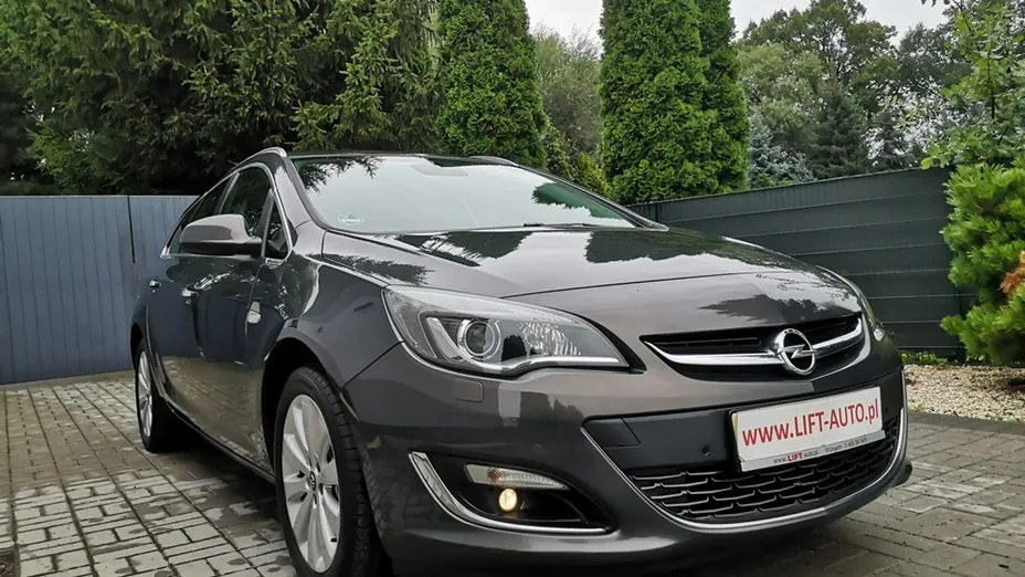 OPEL Astra -