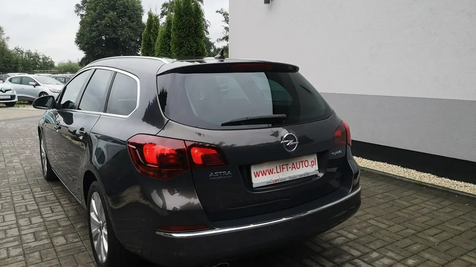 OPEL Astra -