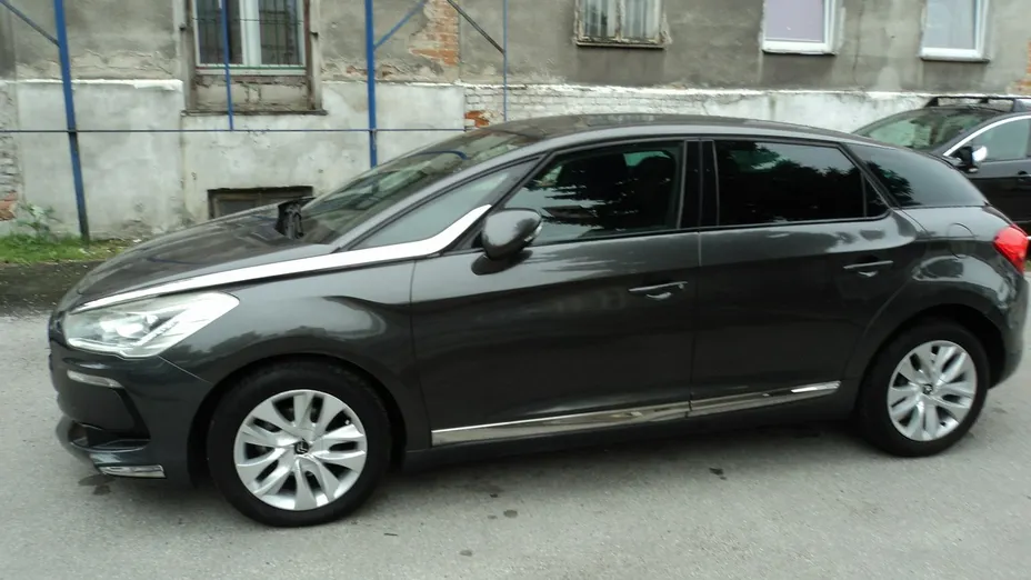 CITROEN DS5 -