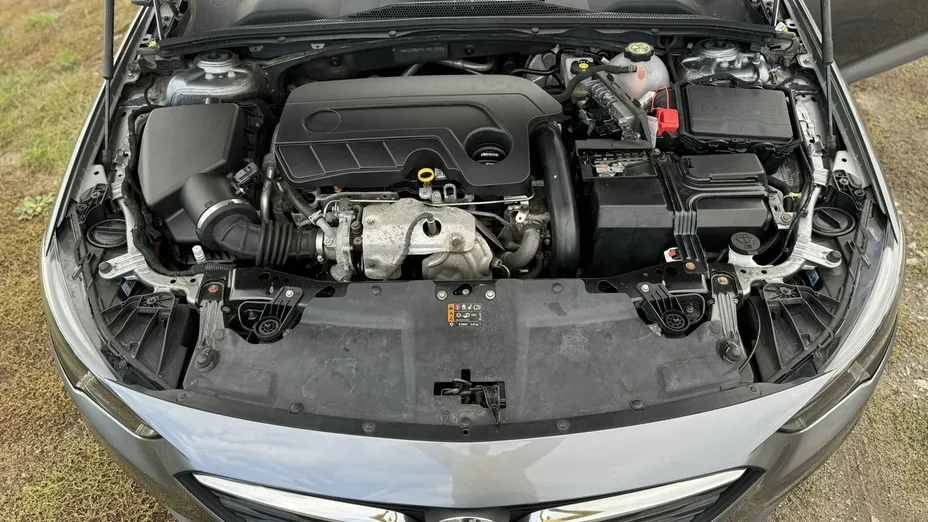 OPEL Insignia -