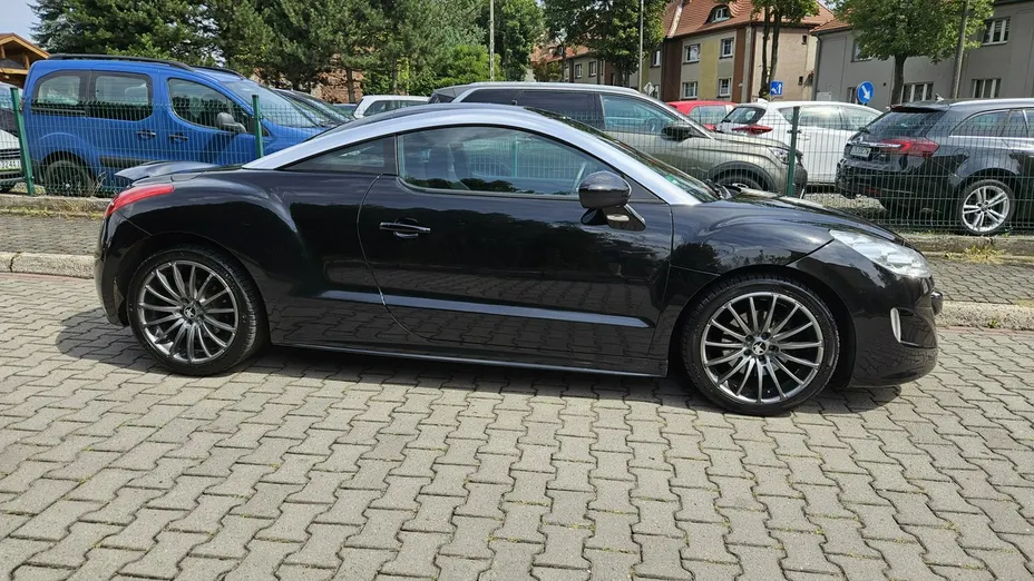 PEUGEOT RCZ -