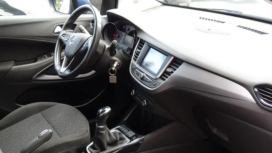 OPEL Crossland X -