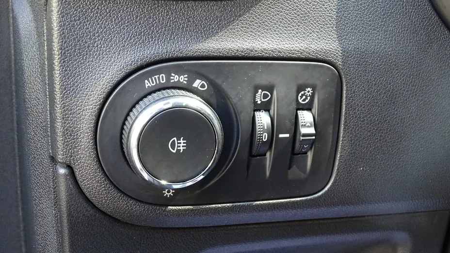 OPEL Crossland X -