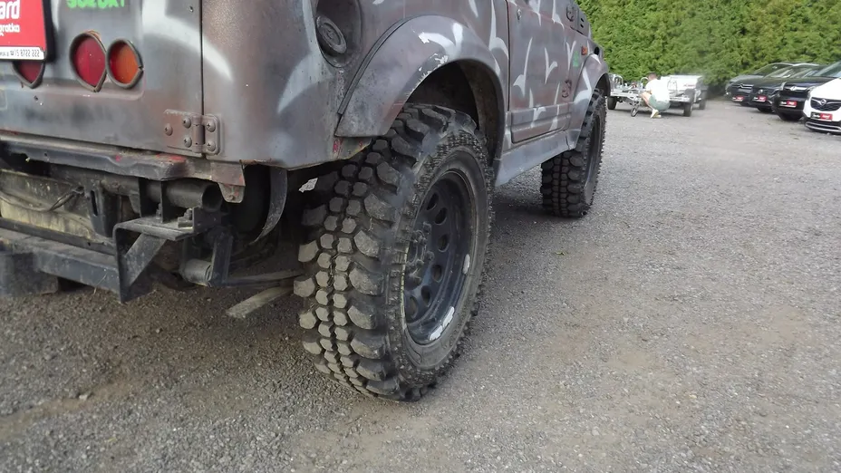 SUZUKI Samurai -