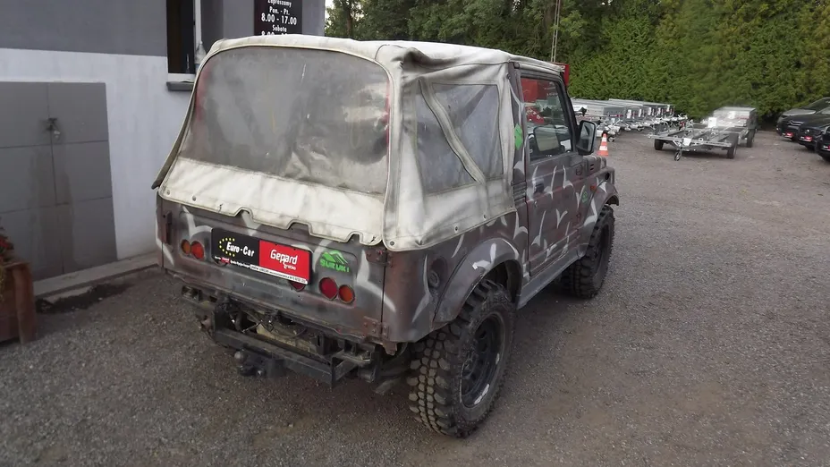 SUZUKI Samurai -