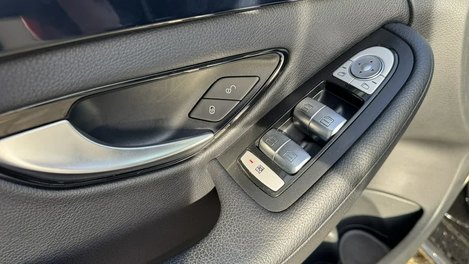 MERCEDES-BENZ C Klasa -