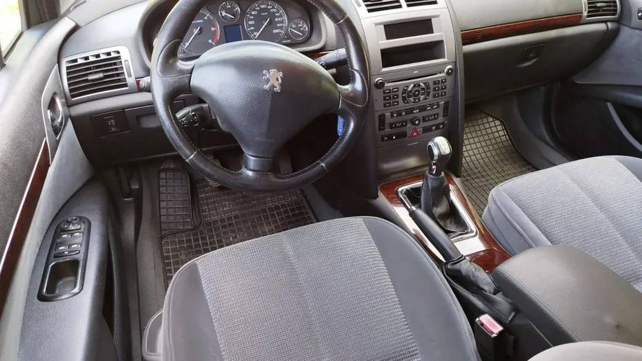 PEUGEOT 407 -