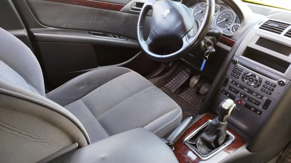 PEUGEOT 407 -