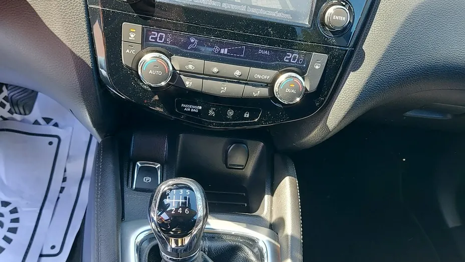 NISSAN Qashqai -