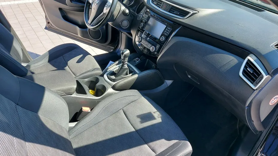 NISSAN Qashqai -
