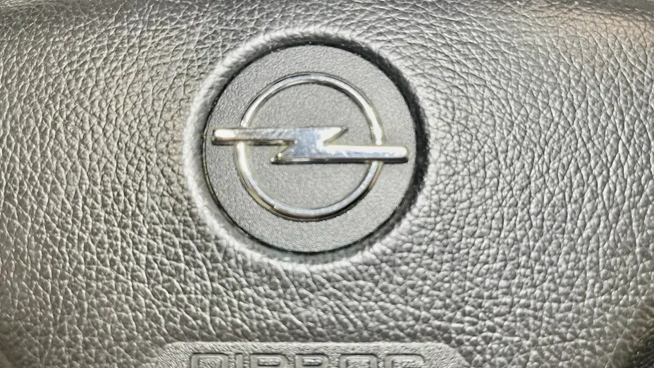 OPEL Zafira -