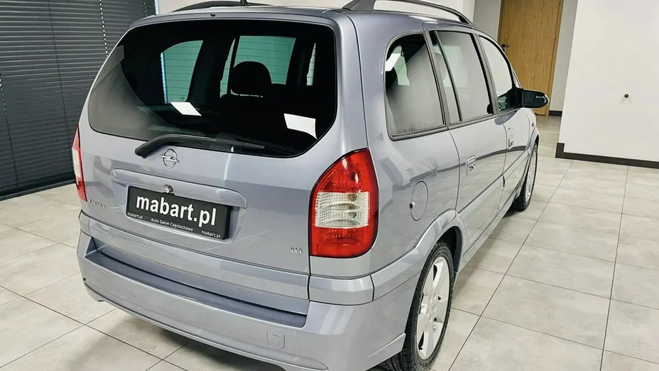 OPEL Zafira -