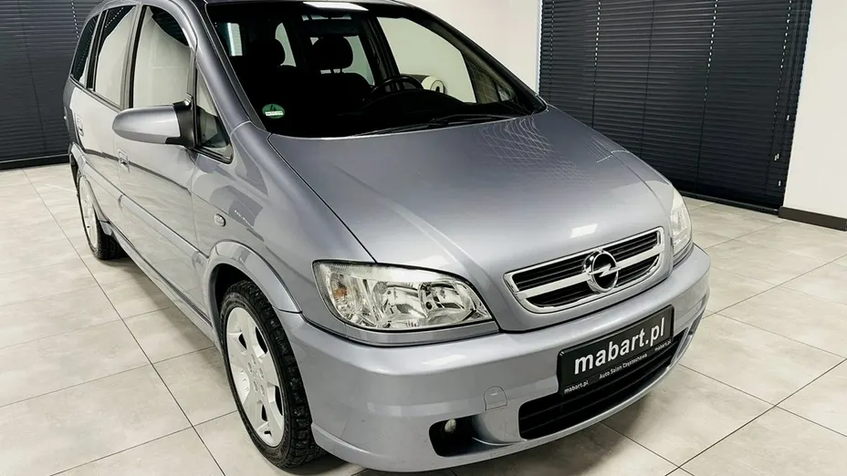 OPEL Zafira -