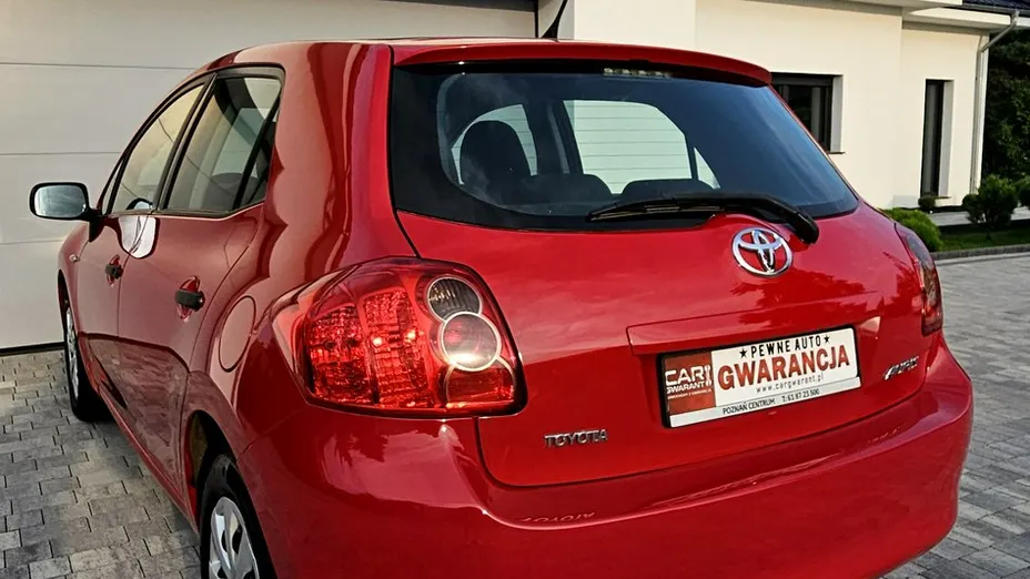TOYOTA Auris -