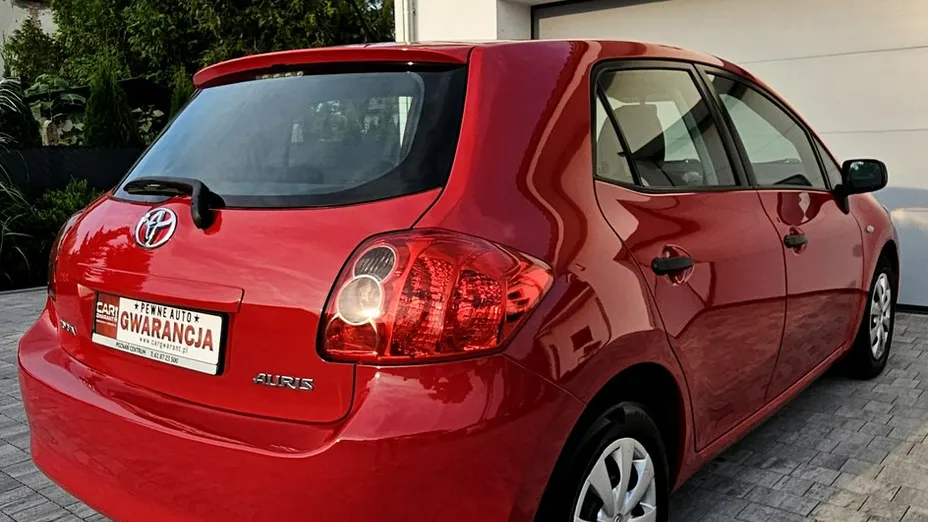 TOYOTA Auris -