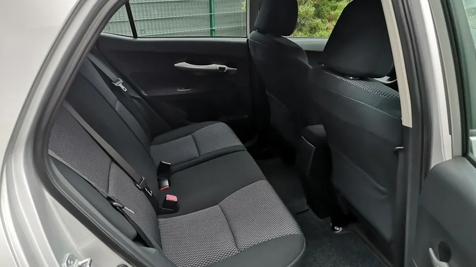 TOYOTA Auris -