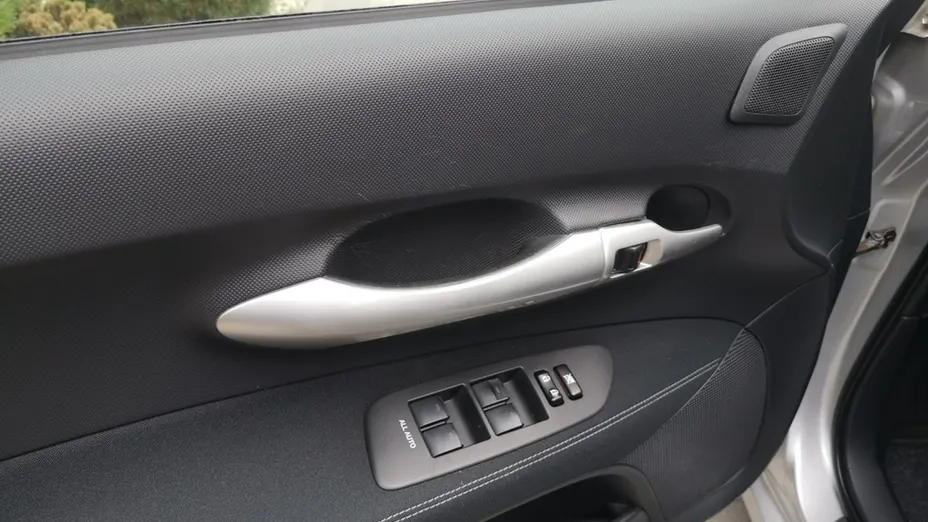 TOYOTA Auris -