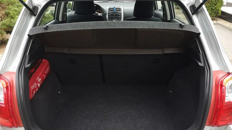 TOYOTA Auris -