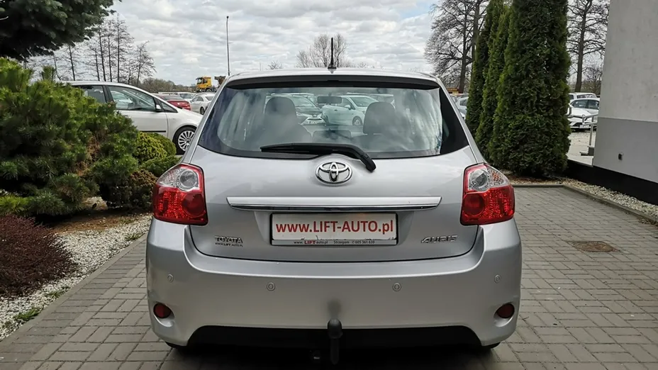 TOYOTA Auris -