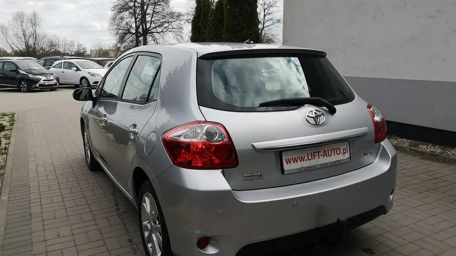 TOYOTA Auris -