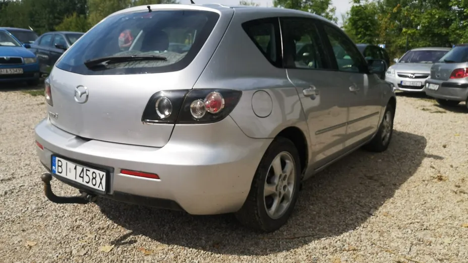 MAZDA 3 -