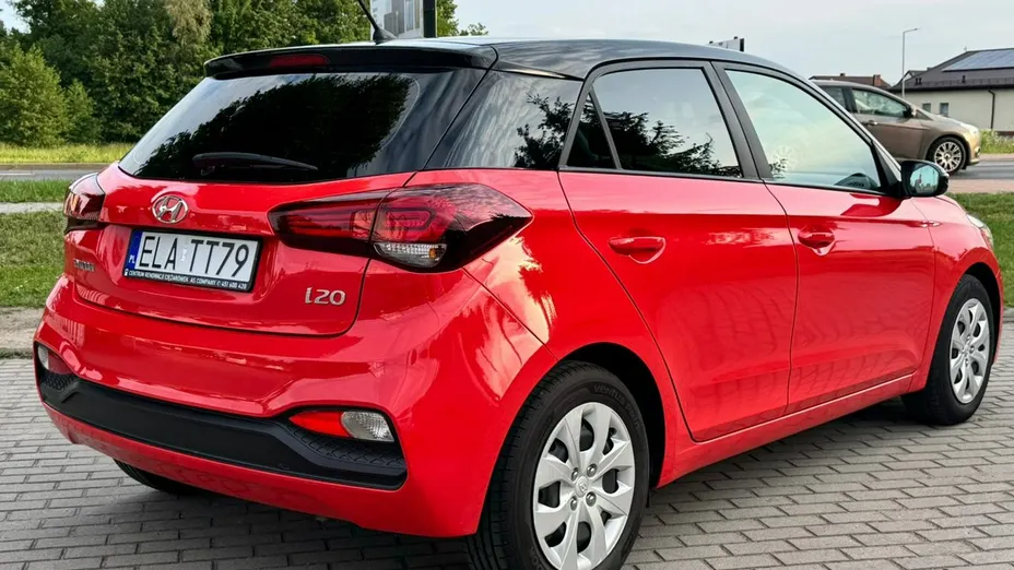 HYUNDAI i20 -