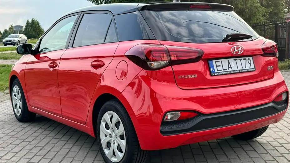 HYUNDAI i20 -
