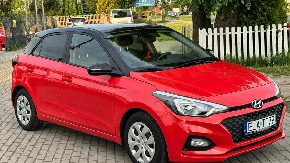 HYUNDAI i20 -
