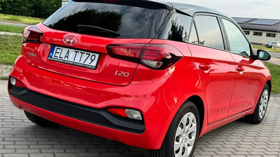 HYUNDAI i20 -