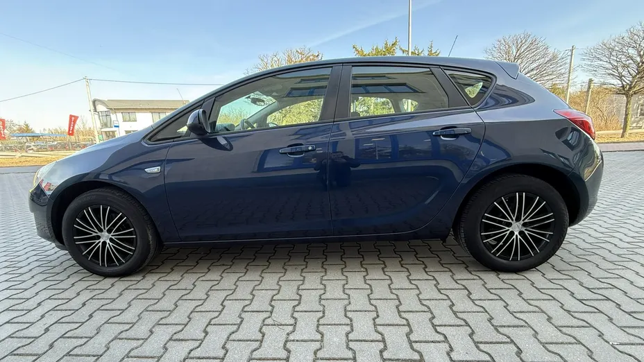 OPEL Astra -