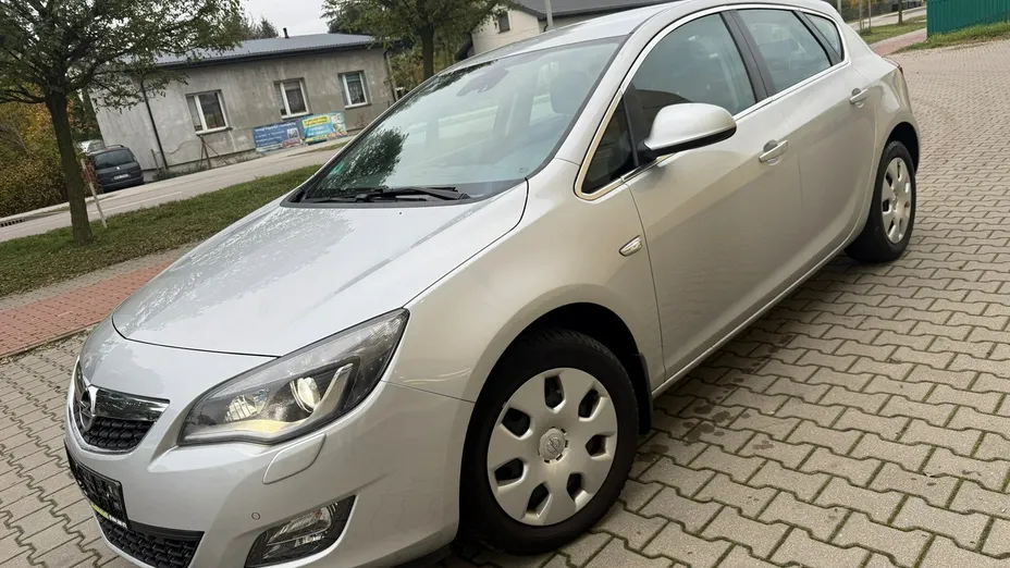 OPEL Astra -