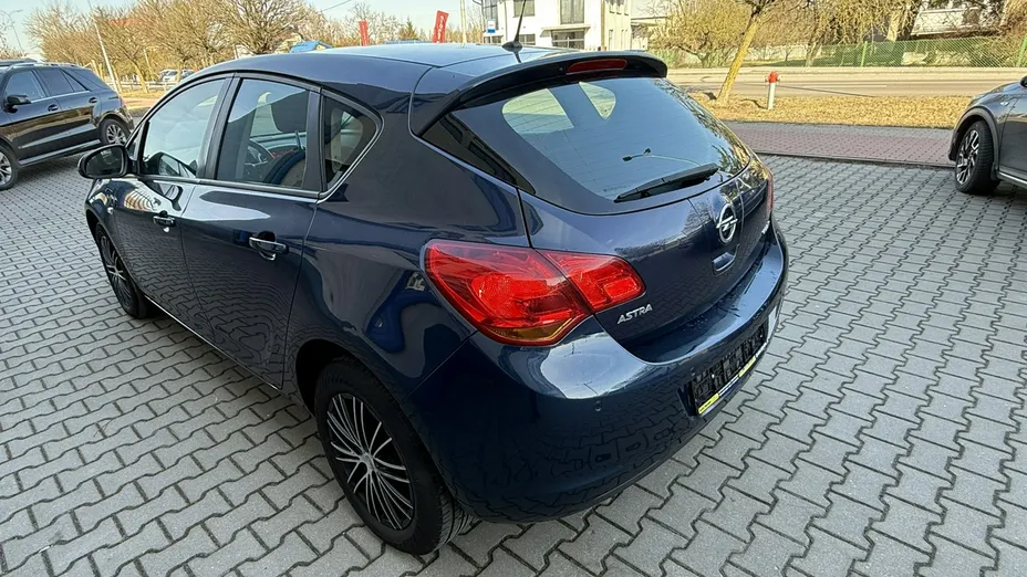 OPEL Astra -