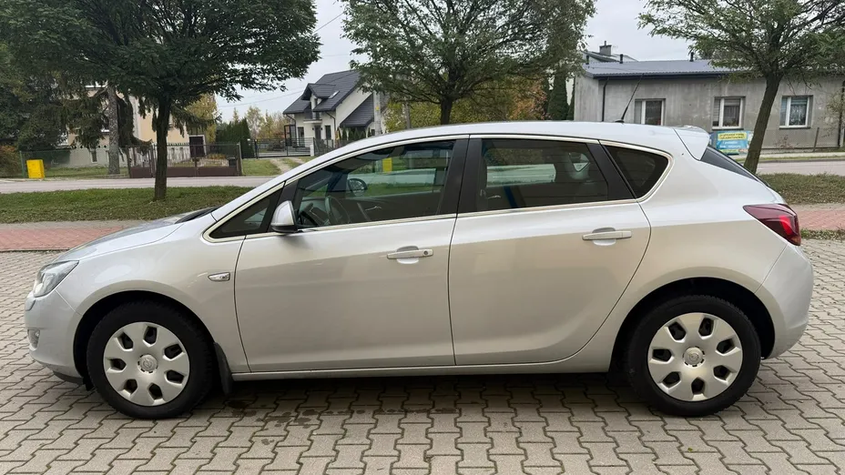 OPEL Astra -
