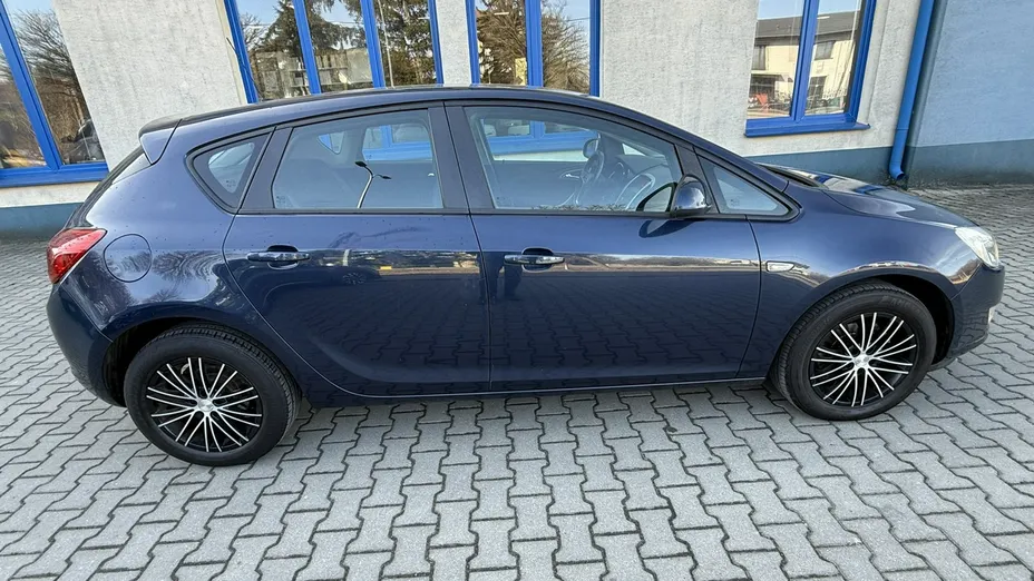 OPEL Astra -