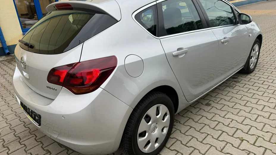 OPEL Astra -